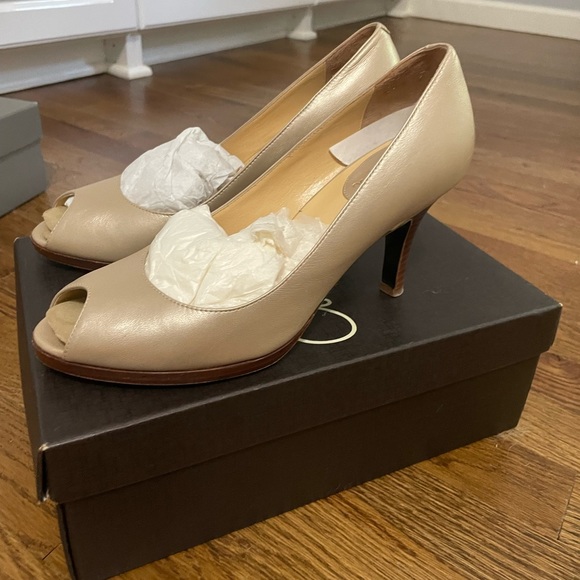 Cole Haan Carma OT Air Pump PRLZD Soft Gold - Picture 2 of 4